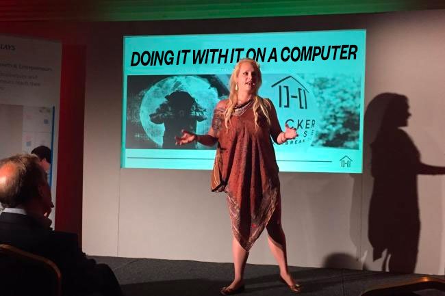 christhebarker's tweet image. "Doing it with it on a computer"