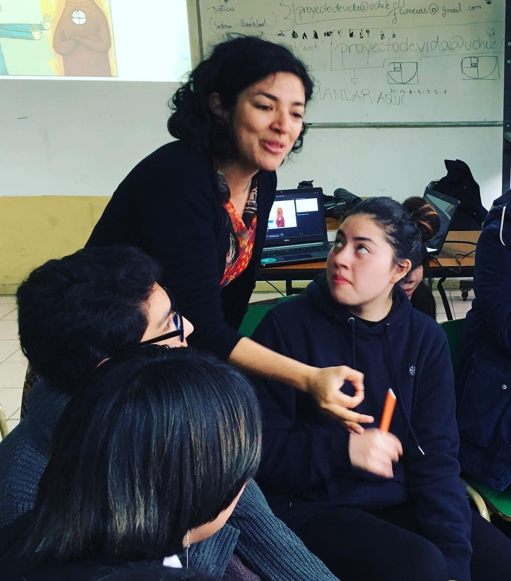 OficinaEquidad's tweet photo. Charla "Pobreza energética" con Paz Araya de la Red de Pobreza Energética en el Liceo Prof. Gladys Valenzuela de Lo Prado @lopradoaldia @MuniLoPrado #conelpacesepuede https://t.co/qJRvDvacjS