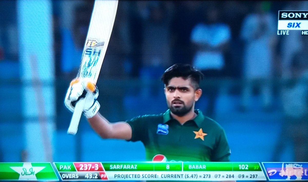 IndianzCricket's tweet photo. 11th ODI 💯 for Babar Azam!
What a comeback Match for cricket in #Pakistan! Well played Babar!
👏👏👏👏👏👏
#PakVsSri #pakvsSL #PAKVSL https://t.co/kM1eJ2kWl1