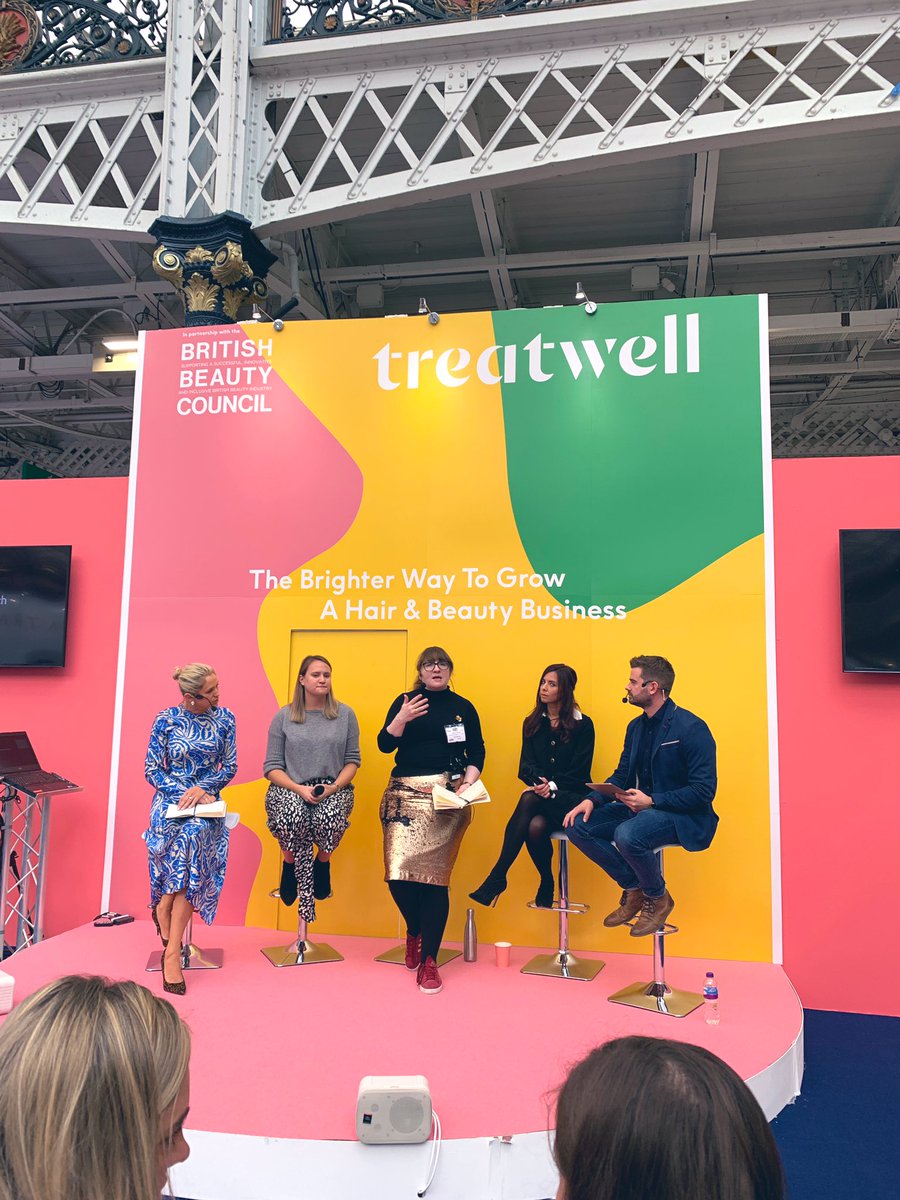 Kristine_Long's tweet photo. Well done @maryjo for her contribution to the #TheBeautyOfTech panel with @google @Facebook and @Treatwelluk 👏🏼 great discussion https://t.co/qycaKHcHNP