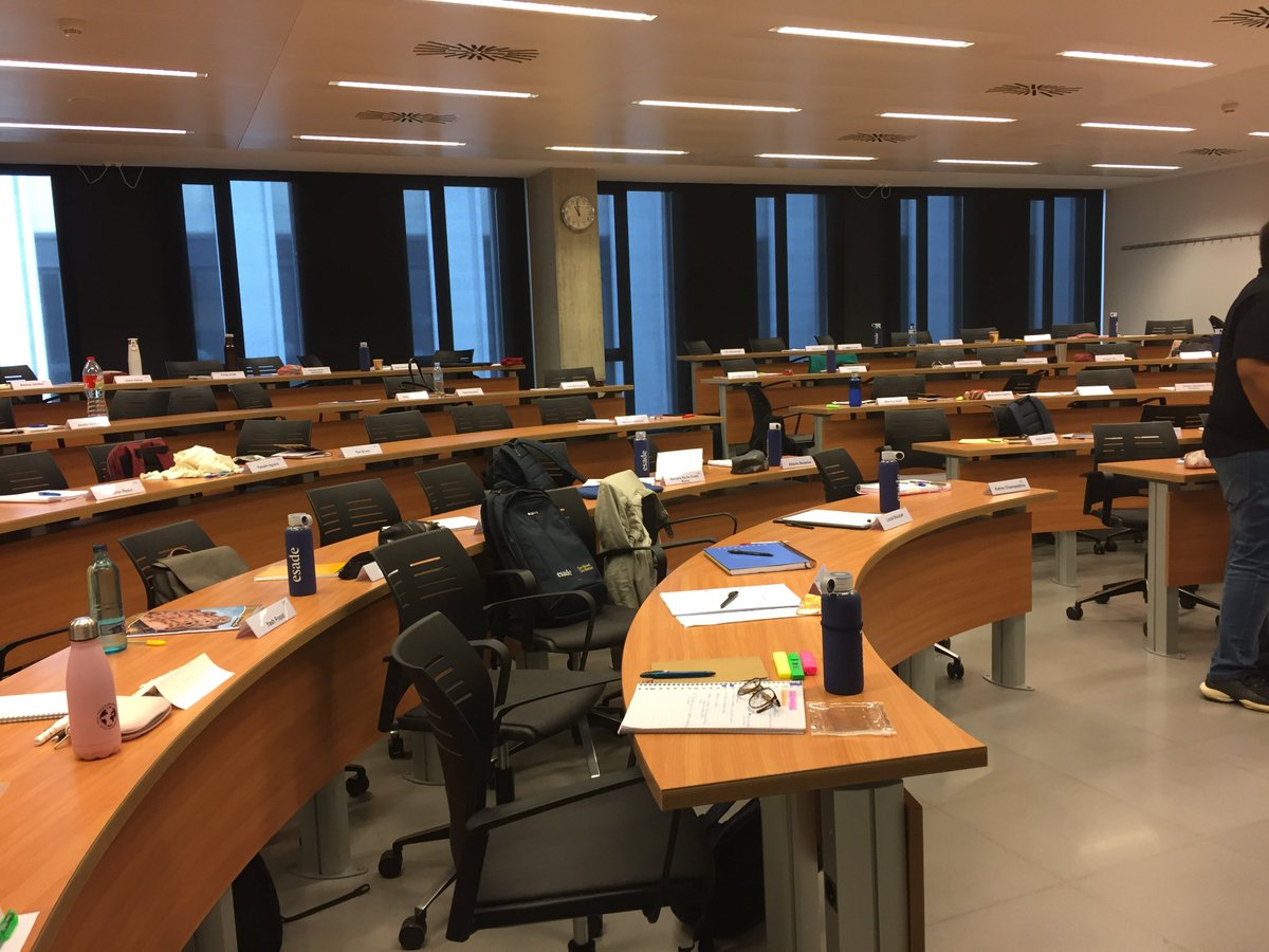 De nuevo en ESADE... ¡pero esta vez en el lado del profesor! 
#ESADEMIM #teachingassistant #longlifelearning