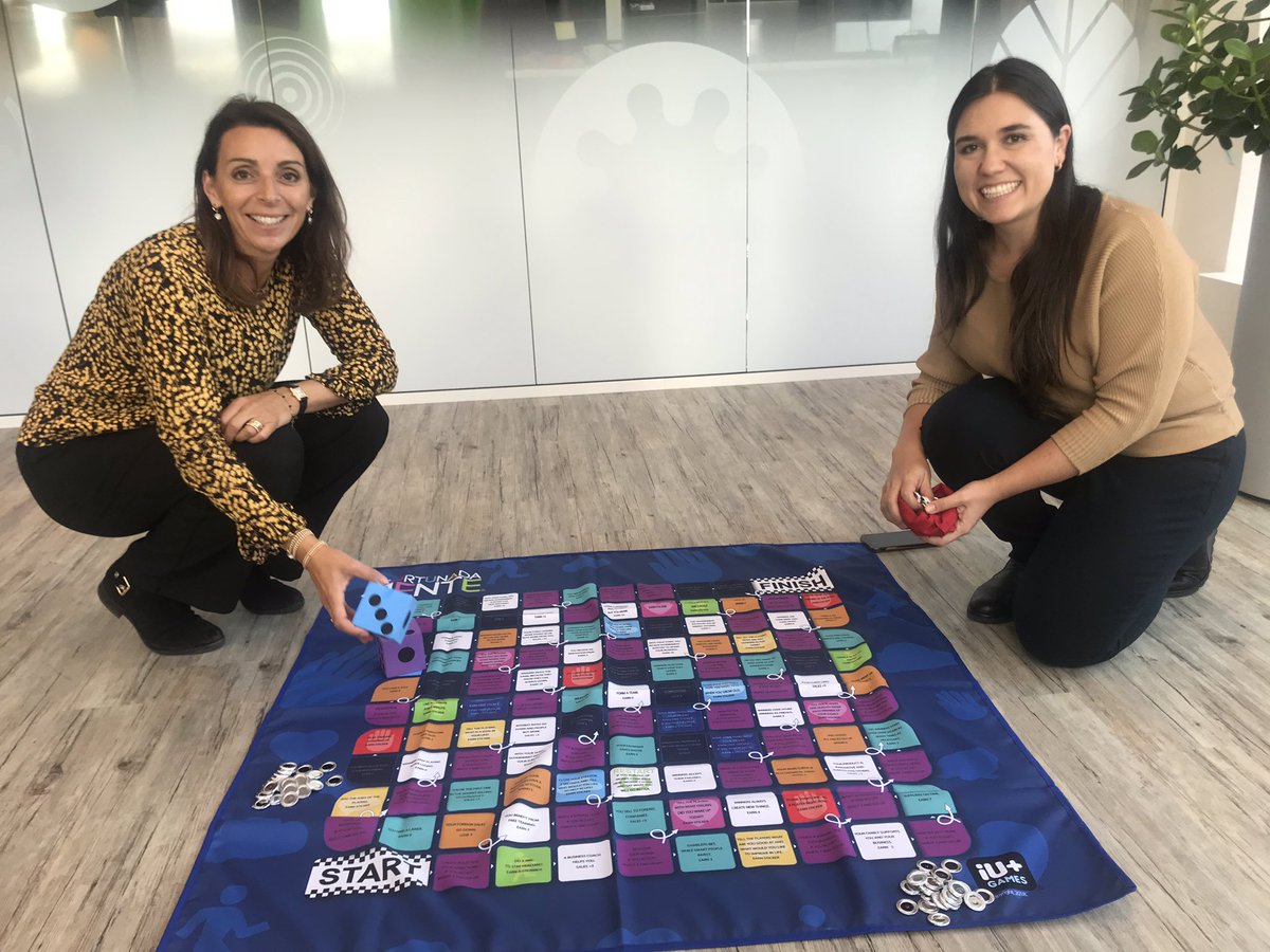 angela_p1's tweet photo. Thank you, Valeria Arellano for visting @bankensector. What a great board game you developed for Financial Literacy and Social Values #mindyourfinance @Wijzeringeld @EBFeu @AfortunadaMent https://t.co/SpOjhIFTs8