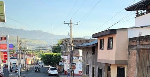 M19AMatagalpa's tweet photo. #SosMatagalpa Alarmante inseguridad.
#NOTIMATV
Una joven con doble cuidadania (Nicaragüense y Estadounidense) fue asesinada la noche de ayer en el centro de Matagalpa.
De manera muy rápida la policía. Levantó la escena del crimen el hecho fue a eso de las 11:40 de la noche. https://t.co/r8clMF6z8c