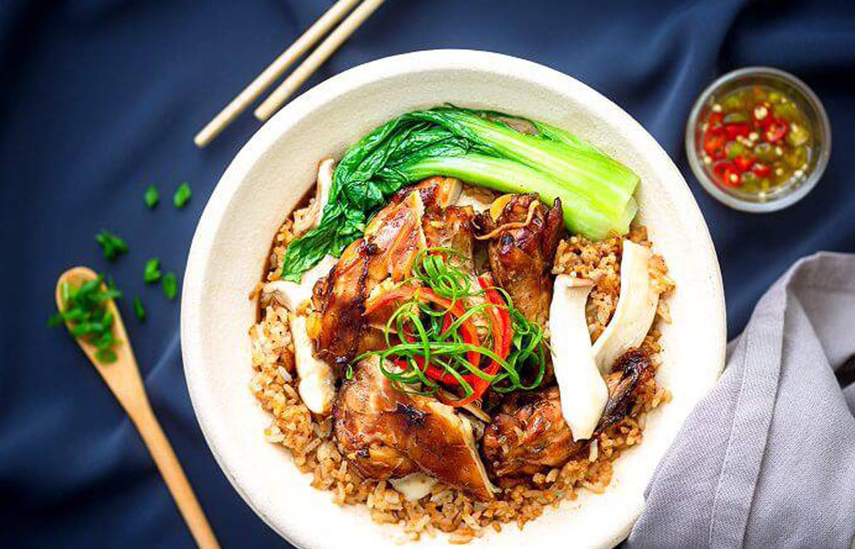 If you have Foodie clients heading to Singapore, be sure to share: 10 dishes you have to try in Singapore. And then book them in one of these 2 amazing hotels
The Fullerton Hotel <a href="/fullertonhotels/">thefullertonhotelsandresorts</a> downtown
The Fullerton Bay Hotel <a href="/fullertonbay/">Fullerton</a> on Marina Bay
dlmag.com/10-dishes-you-…