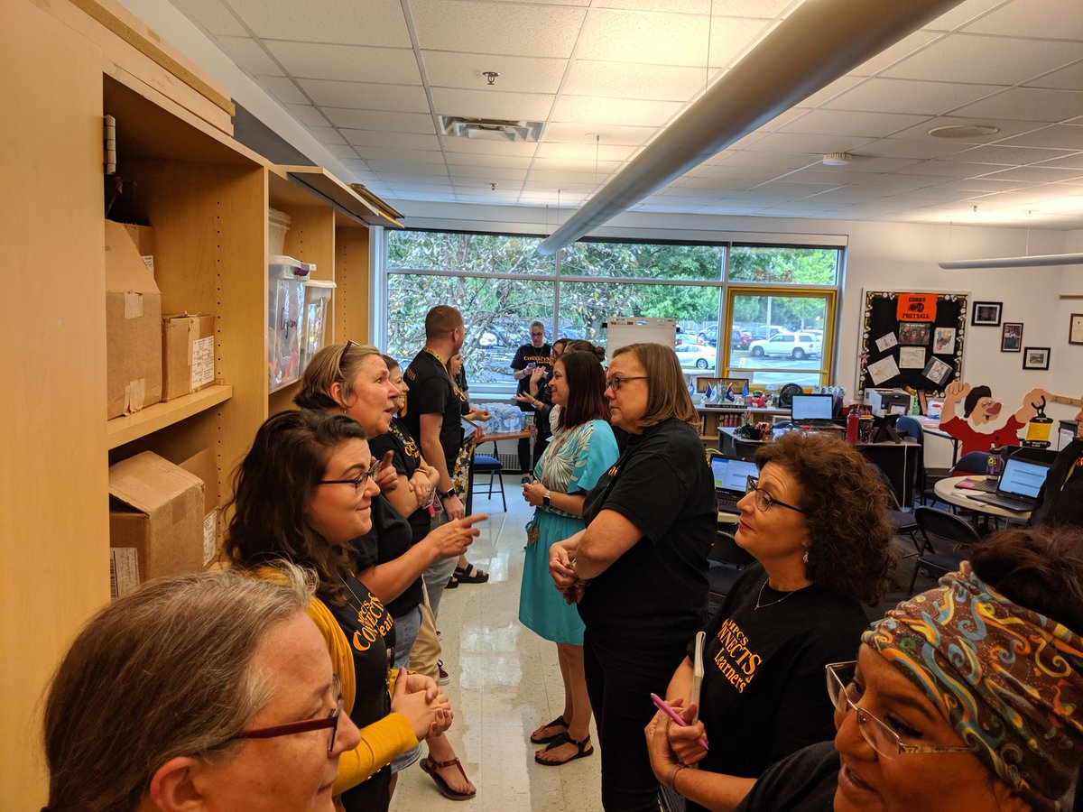 MPCSJackson's tweet photo. Speed networking. Sharing and sharpening.
#MPVaLIN19 @MPCSVA https://t.co/QOWgY1nqCk