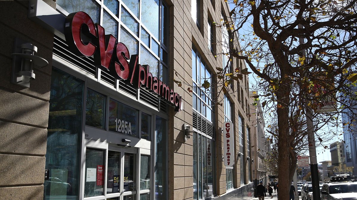 Gizmodo's tweet photo. CVS and Walgreens pull heartburn drug Zantac from shelves over FDA carcinogen warning https://t.co/PA1Qzvfoje https://t.co/8LOTS3AOyV