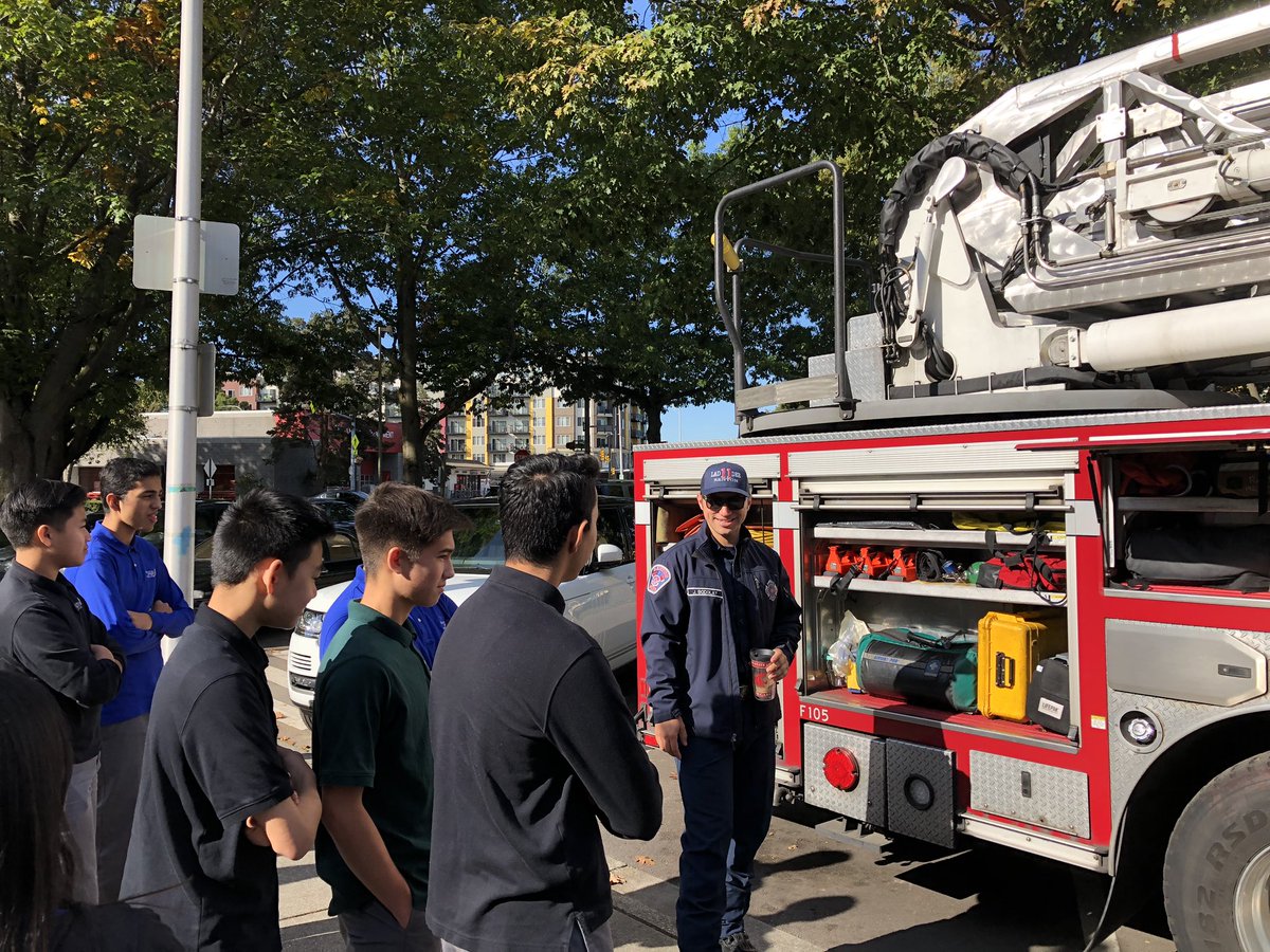 mrzphd's tweet photo. Thank you to the amazing Renton Firefighters for sharing their time to help young people learn more, at @KCLS from early childhood through high school learning more about careers. #career #college #FutureofWork #STEMSummit2019 #firefighter #experiential @MacmillanLearn https://t.co/4jUNPiIe8a