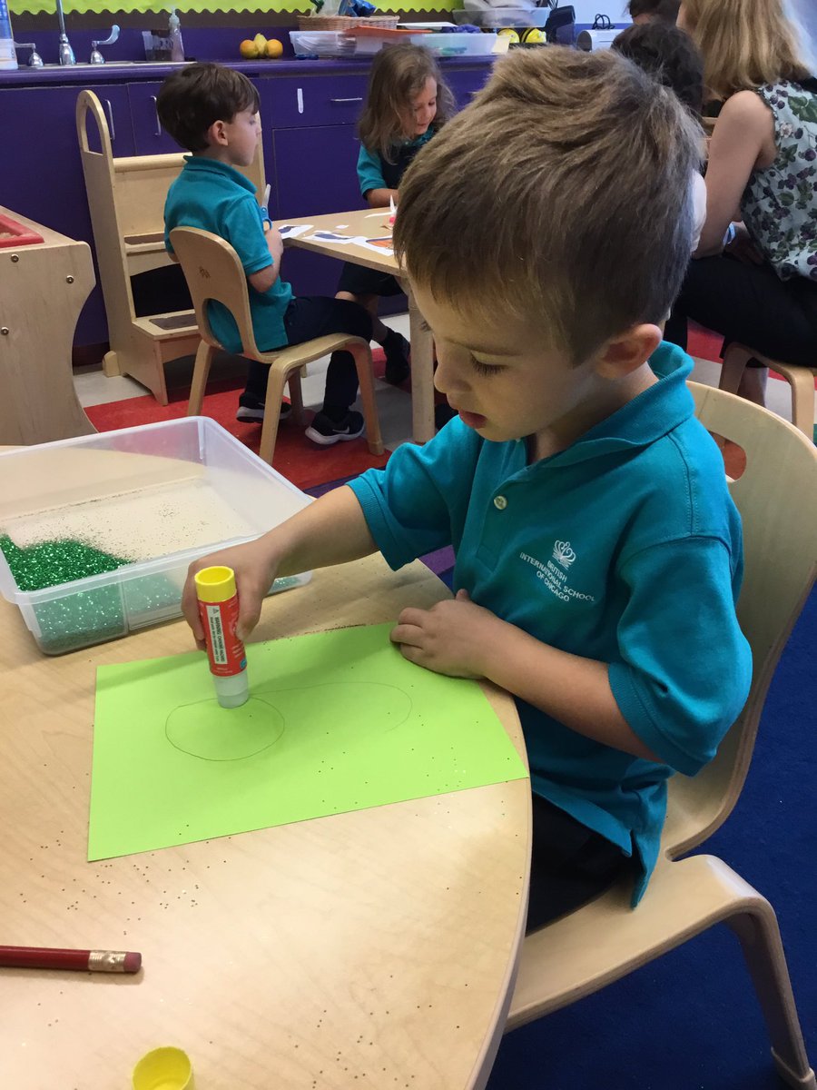 BISCLPReception's tweet photo. Go, go, go #outgoingowls! The Owls learned the sound “g” today and each made a green, gluey, glittery g! Aren’t they g, g, great! #bisclpreception https://t.co/BWJvgjv5n9