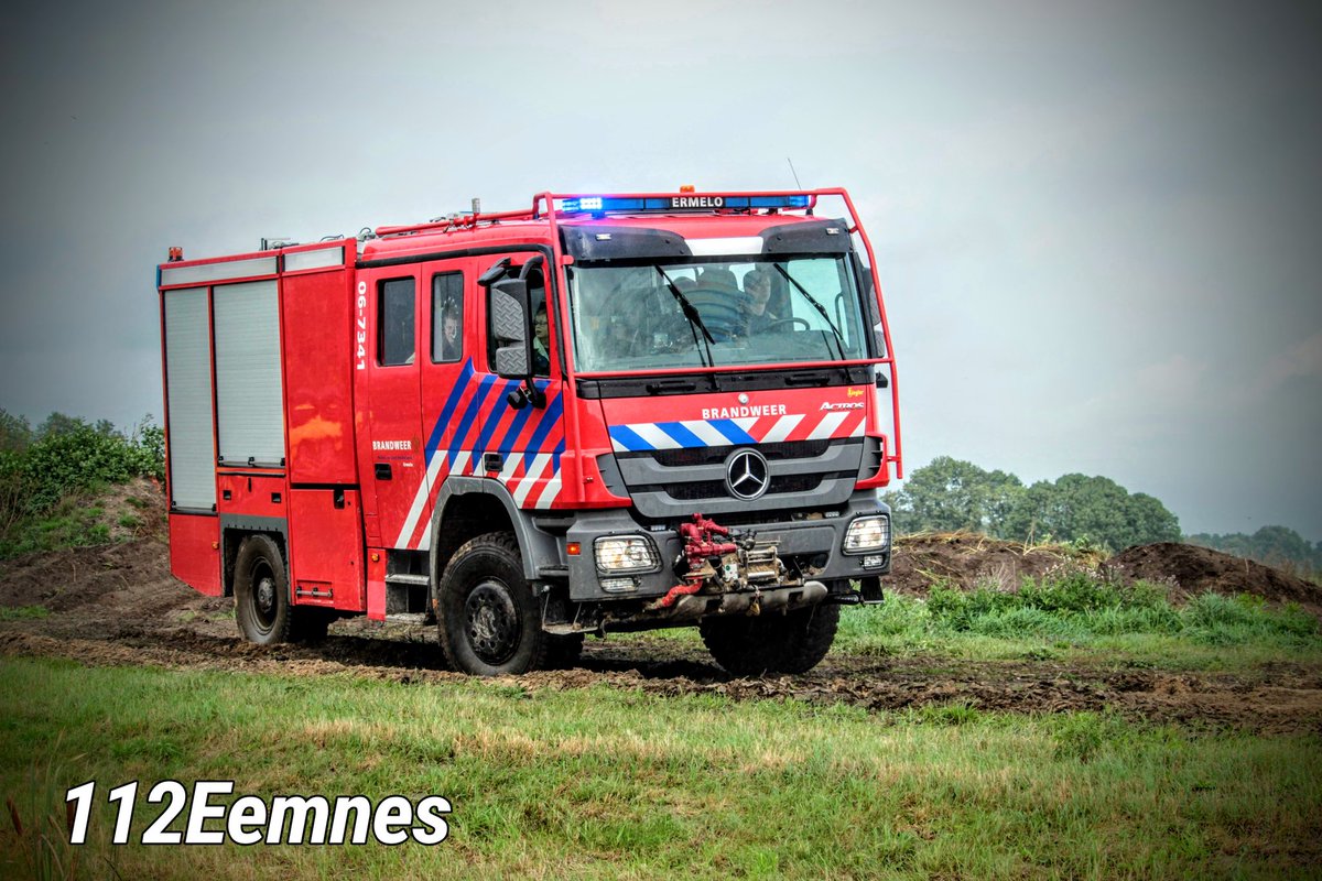 DijkhuizenRe's tweet photo. Een aantal actie fotos van de TS 06-7341 van de Brandweer Ermelo bij het 112event in #Elburg
#Brandweerermelo #Bakbeest #112event https://t.co/NCAEMeodLj