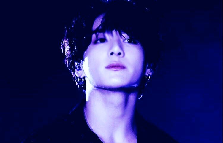 honey_swallow's tweet photo. Tell us what it’s like to lose 
#ARMYSelcaDay #arsd https://t.co/DAnKg3HuK0