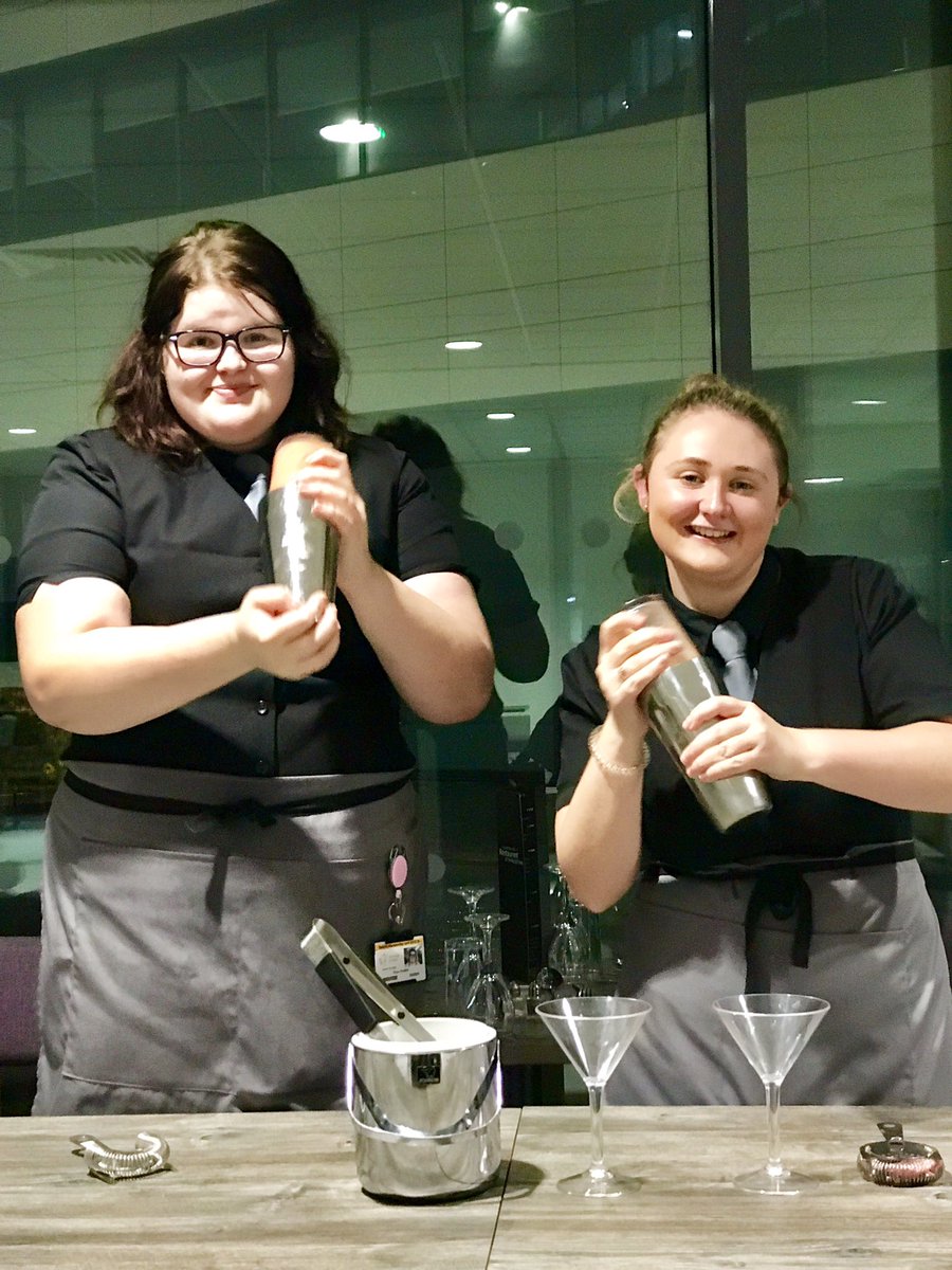 TamesideCollege's tweet photo. It’s time for mocktails here at our open evening at Tameside One! #tamesideone #icanbe #tamesideone https://t.co/xGAnN96CCl
