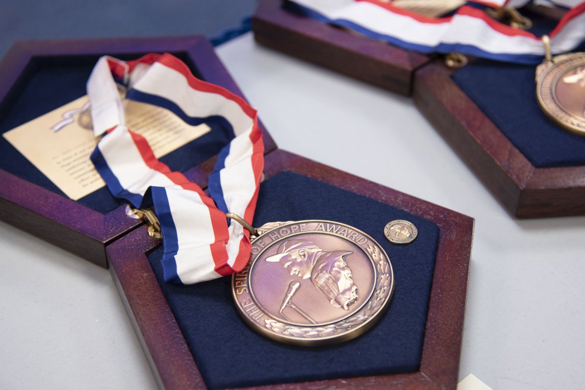 ComdtUSCG's tweet image. Honored to celebrate amazing people &amp;amp; organizations at the Spirit of Hope Awards, named in honor of Bob Hope. Thanks to all the honorees, including the @cgtlea. Their support &amp;amp; dedication to our Servicemembers is truly remarkable. Read more: ow.ly/7VAe50wx7lp