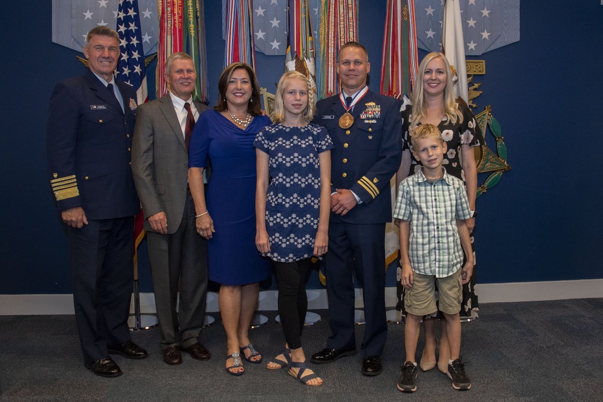 ComdtUSCG's tweet image. Honored to celebrate amazing people &amp;amp; organizations at the Spirit of Hope Awards, named in honor of Bob Hope. Thanks to all the honorees, including the @cgtlea. Their support &amp;amp; dedication to our Servicemembers is truly remarkable. Read more: ow.ly/7VAe50wx7lp