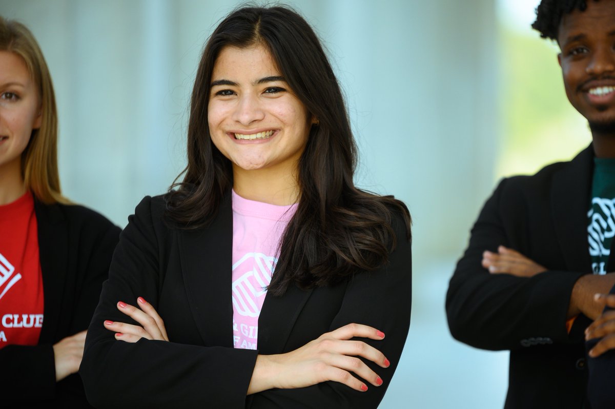 bgcsdc's tweet photo. Leonela will join @PapaJohns and three other National @BGCA_Clubs #YOY19 finalists in Times Square tomorrow morning to ring the bell at @Nasdaq! Tune in to watch the livestream at 9 a.m. and see Leonela on the 7-story MarketSite Tower here: https://t.co/e2W11WHLhX
#greatfutures https://t.co/l9lBEZGoiZ