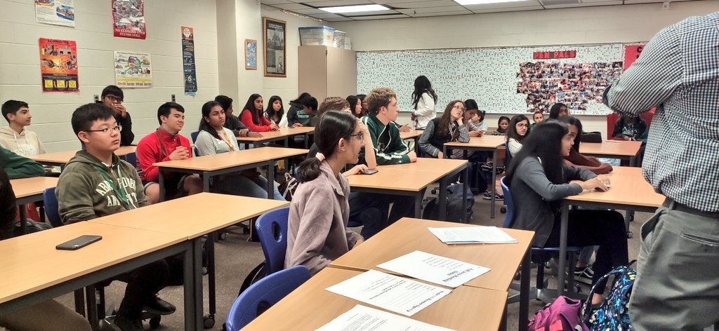 Thank you to the whole roomful of delegates who attended today's meeting! Stay tuned for more updates about the mock sim 🇺🇳