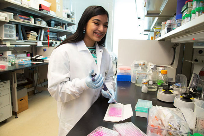 TGenResearch's tweet photo. https://t.co/gYkXsv3IFd features Freya Abraham, a senior at Maricopa High School, who spent two weeks this summer in TGen’s BioScience Leadership Academy broadening her bioscience skills. Take a look.
#TBLA #TGenResearch https://t.co/cLuEU7tFOm