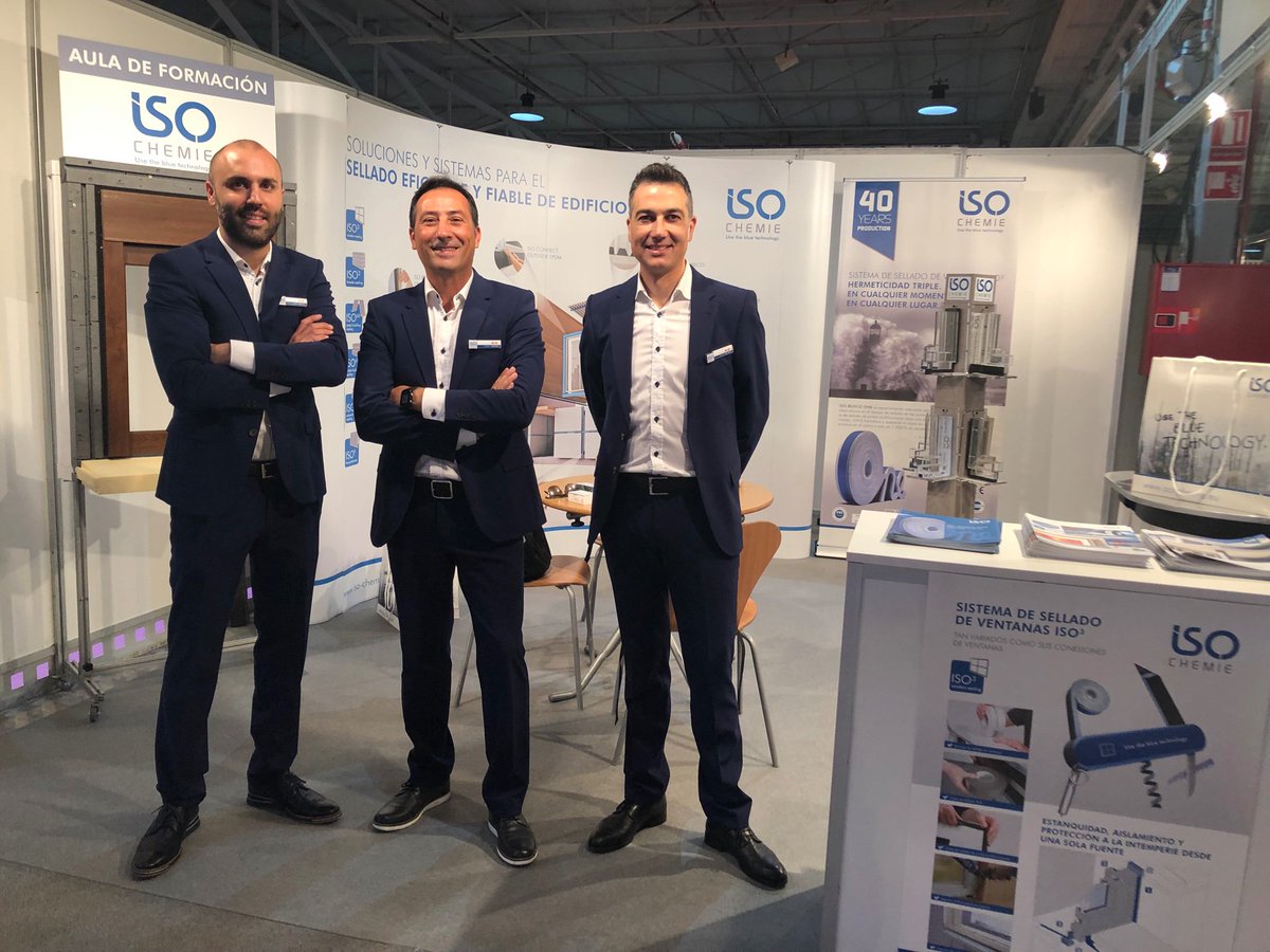 IsoChemie_ES's tweet photo. Orgullosos de continuar la difusión de conceptos y soluciones para la #construcción de #ECCN #CasasPasivas #Passivhaus #PassiveHouse junto a demás socios del @ConPassivHaus y otros expositores en #EdiFica19 @Ifaalicante muy importante también en climas cálidos
#EdificioPositivo https://t.co/oiv7dIu1In