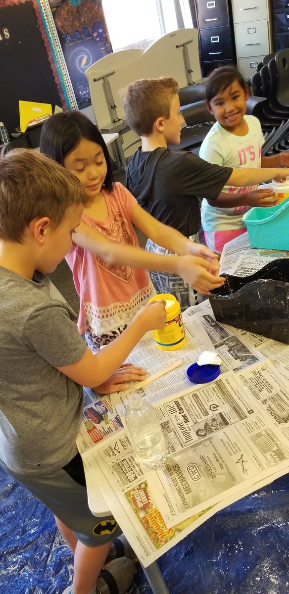AdamHenkeMISD's tweet photo. Mr. Lewiston's class going hands on learning about changing matter. #MISDProud #MPEmpower https://t.co/HQBRNSkpwX