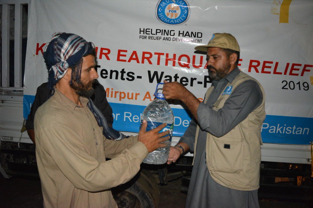 HelpingHandUSA's tweet photo. Our Emergency Response Team in Pakistan is working round the clock to help earthquake affected families receive tents, tarps, water and mosquito nets in Mirpur, Azad Kashmir. Your generosity has played a tremendous role in these efforts https://t.co/5OY4gVOLFN #DonationsAtWork https://t.co/x23i5CUTZZ