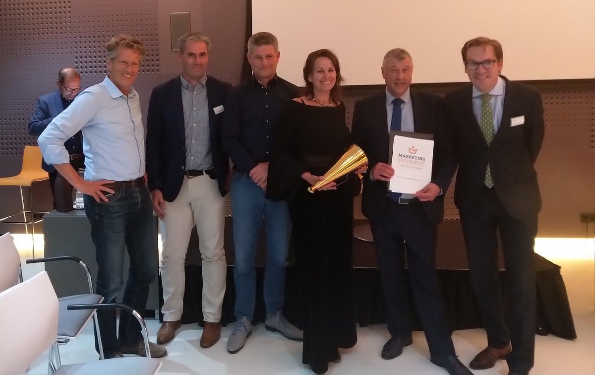 MarketResponse_'s tweet photo. Sustainable Experience wordt dé trend voor 2020. SAMR's @GerritPiksen en @bartbrug toonden dat fact-based aan op de @MarkeTroonRede ketingtroonrede. Xceptional bedrijven zullen het verschil maken. Lees het hier: 
https://t.co/WfzEgluAoW https://t.co/L44EHQtF3s