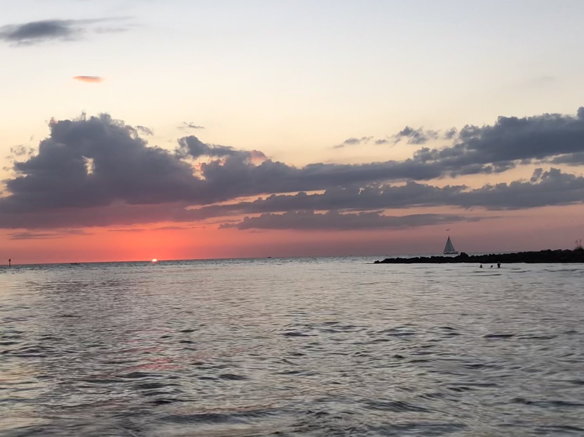 Thank you to all that joined us this past weekend and to those that didn’t we look forward to seeing you soon! #sunset #missnaples #cruisenaples #naplesfl #hoffmannfamilyofcompanies