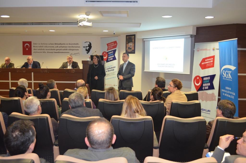 2019 İstihdam Seferberliği çalışmaları kapsamında, Edirne Çalışma ve İş Kurumu İl Müdürlüğümüz ve SGK İl Müdürlüğümüz tarafından istihdamın artırılmasına yönelik olarak sunulan teşviklere ve sağlanan desteklere ilişkin işveren temsilcilerine bilgilendirme sunumu yapıldı.