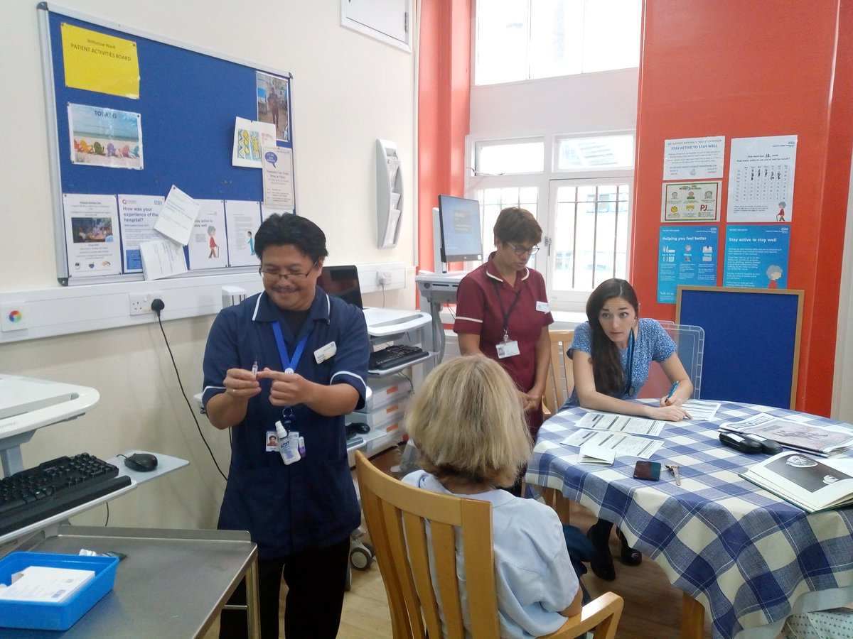 EmatronMf's tweet photo. Champion #flufighter Nelson getting the season off to a flying start. Senior nursing team setting an example #beinFLUential 
Peer vaccinator available on Witherow Ward every Mon/Weds/Fri. All welcome. https://t.co/KXKMhg1pju