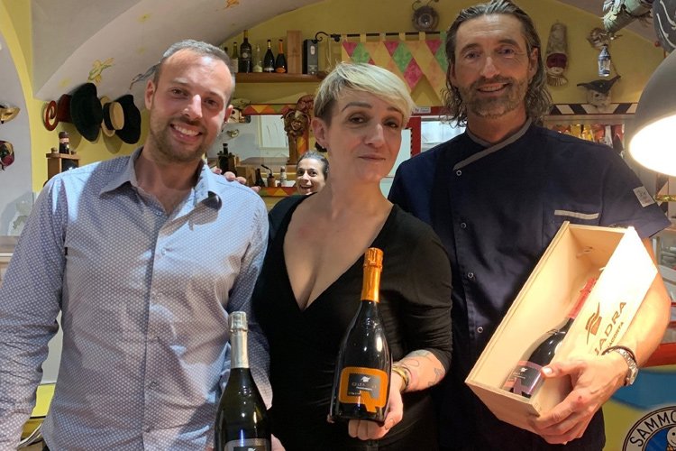 ItaliaaTavola's tweet photo. Il #menu di #LucaLocatelli esalta i #Franciacorta di #Quadria #gourmet #iat #italiaatavola @quadrafranciacorta https://t.co/TXNC89m0ft https://t.co/5kQNq0FYJz