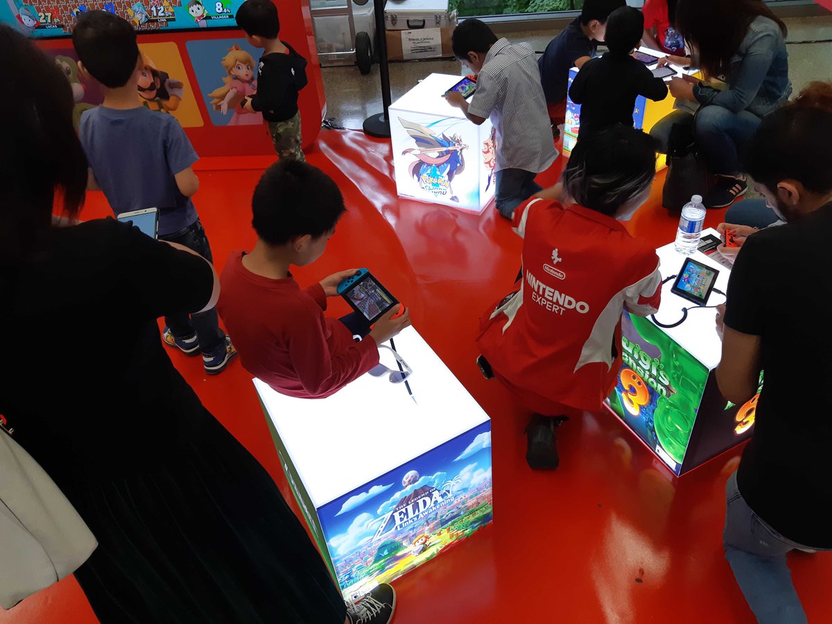 Congrats to <a href="/OntScienceCtr/">Ontario Science Centre</a> on turning 50! It was a pleasure to be a part of the celebration w/ <a href="/NintendoCanada/">Nintendo of Canada</a>! 🎂🎉#ScienceCentre50