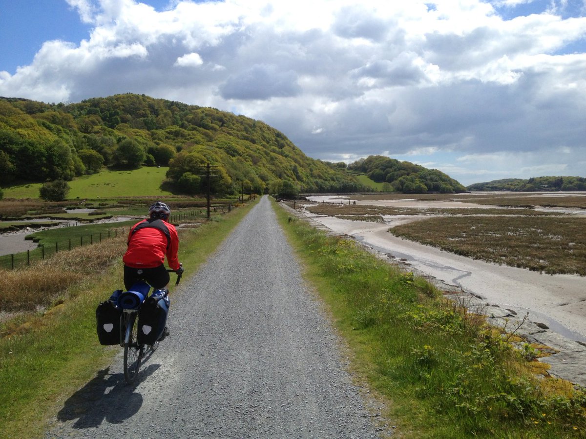 🚨WE'RE HIRING🚨 Are you a qualified #engineer with highway design experience? We need you to help us deliver outstanding #cycling and walking infrastructure in North and Mid #Wales. 🏴󠁧󠁢󠁷󠁬󠁳󠁿 Find out more 👇👇👇
sustrans.org.uk/job-vacancies/… #CharityJob #SustainabilityJobs
