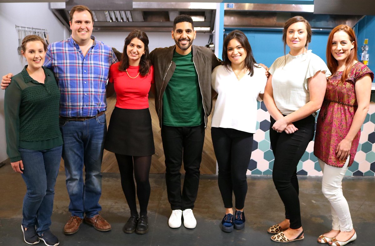 4Viewers's tweet photo. #CookingUpAFortune is next on @Channel4 with three new pairs competing for their place in the final. Can they handle the heat? https://t.co/AwCdMqQPXV
