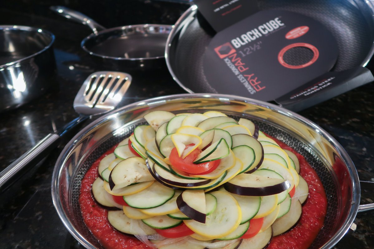 FrielingUSA's tweet photo. How beautiful does @thecookscook’s ratatouille look in our Black Cube Fry Pan?
#Frieling #Ratatouille #BlackCube #FryPan https://t.co/H955miERNl