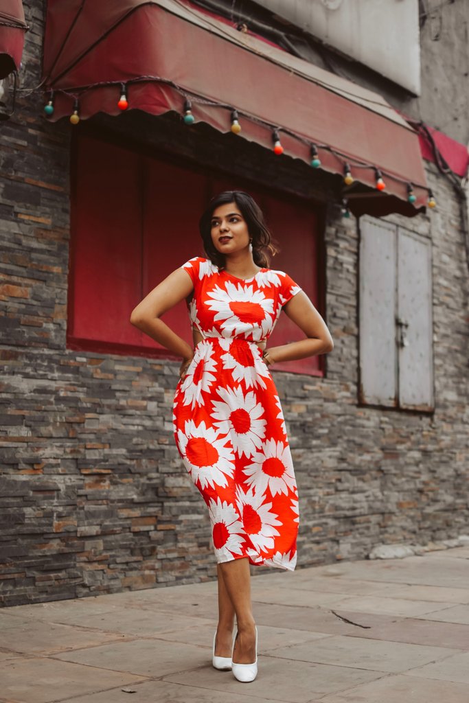 SillyPeopleCo's tweet photo. “Florals for spring? Groundbreaking.” – Miranda Priestly ⁠
We overdid the florals slightly, but can you blame us! ⁠
⁠
#sunflower #floral #summer #sidecuts #beautiful #ss19 #red #summerlovin #dress #waistcinch https://t.co/2v6NIc73M6