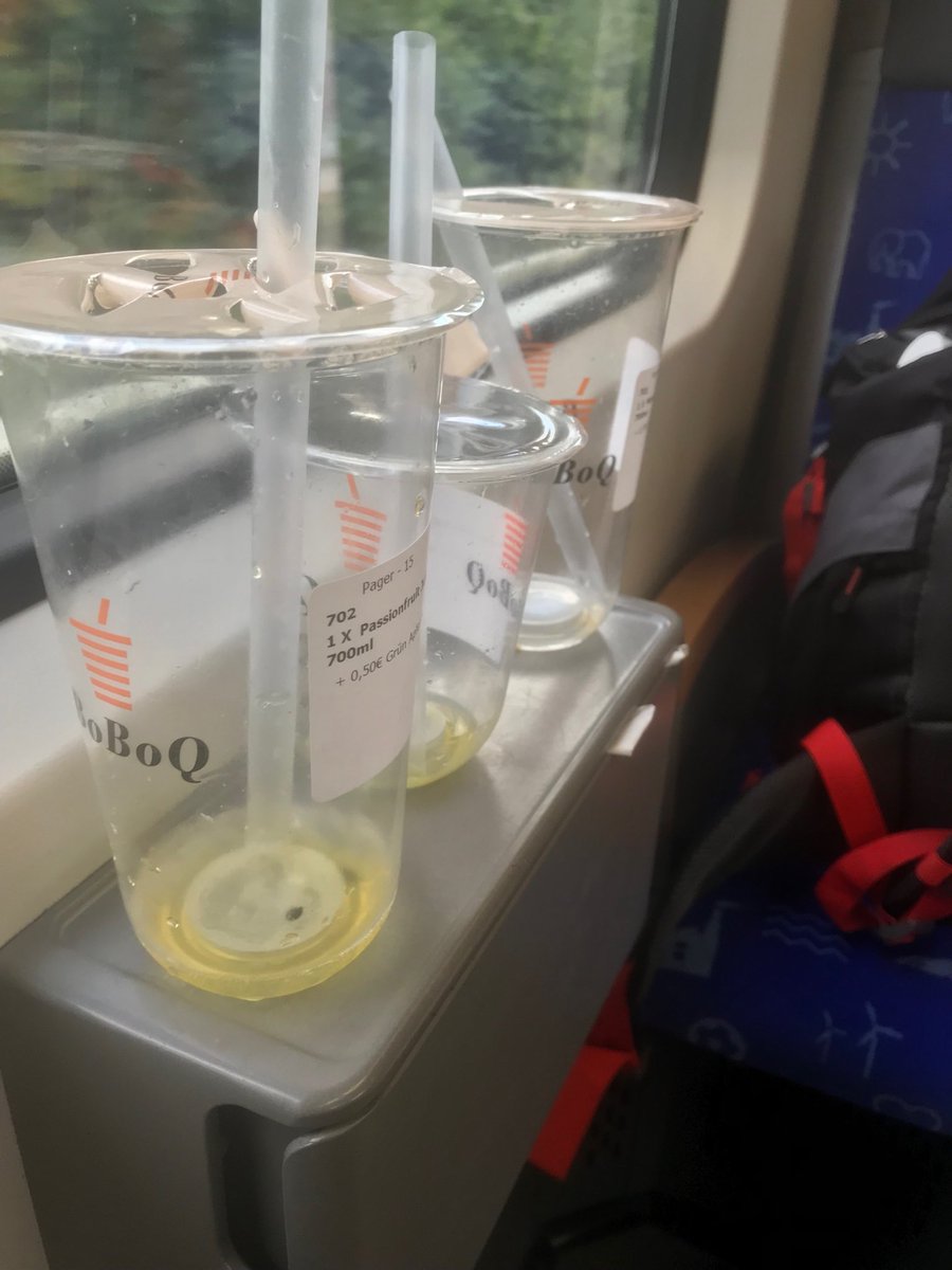 sm1brn's tweet photo. These bestätigt....wer diesen Dreck säuft ist offensichtlich nicht so schlau #ÖPNV #VOLLHONKS #LALAALAAA #SCHEISSAUFHASHTAGS https://t.co/2xAC4kOS8D