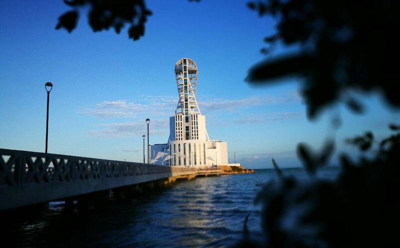 VivoEnPlayaDC's tweet photo. Espectacular megaescultura en #Chetumal. Es sede de la Secretaría de Turismo del gobierno federal y contará próximamente con atractivos turísticos de primer nivel. ¡Hay que ir a visitarla! #QuintanaRoo

📸SIPSE https://t.co/tNGwASgWNM