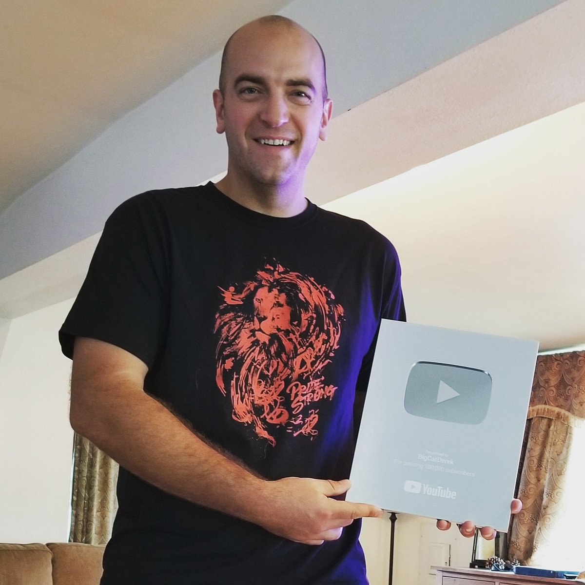 BigCatDerek's tweet image. Right before the baby boy drama happened, I got this in the mail. Despite my best efforts over the years to make near-impossible-to-aquire-a-taste-for content, I ended up with followers anyway. Thank you all for the continued support! ❤ #PrideStrong #100Kclub #SilverPlayButton