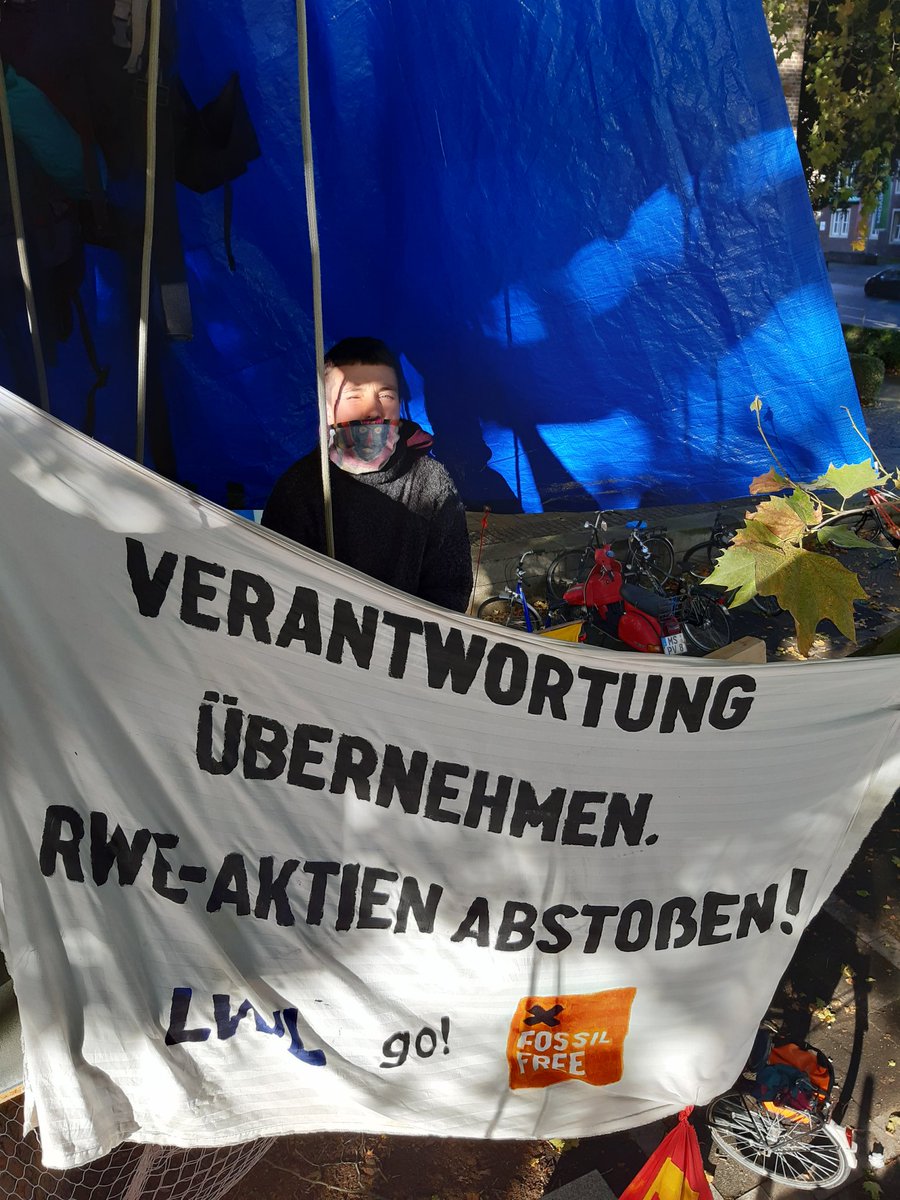 fossilfreeMS's tweet photo. Herzliche Einladung, an folgenden öffentlichen Sitzungen des @lwl_aktuell teilzunehmen (@RWE_AG als TOP!) und den Druck zu erhöhen:
1.10., 10.30 Uhr: Ausschuss
2.10., 10.30 Uhr: Ausschuss
10.10., 10 Uhr: Parlament
Freiherr-vom-Stein-Platz 1, statt.
#DivestLWL #RausAusRWE https://t.co/YMLCodM9Hu