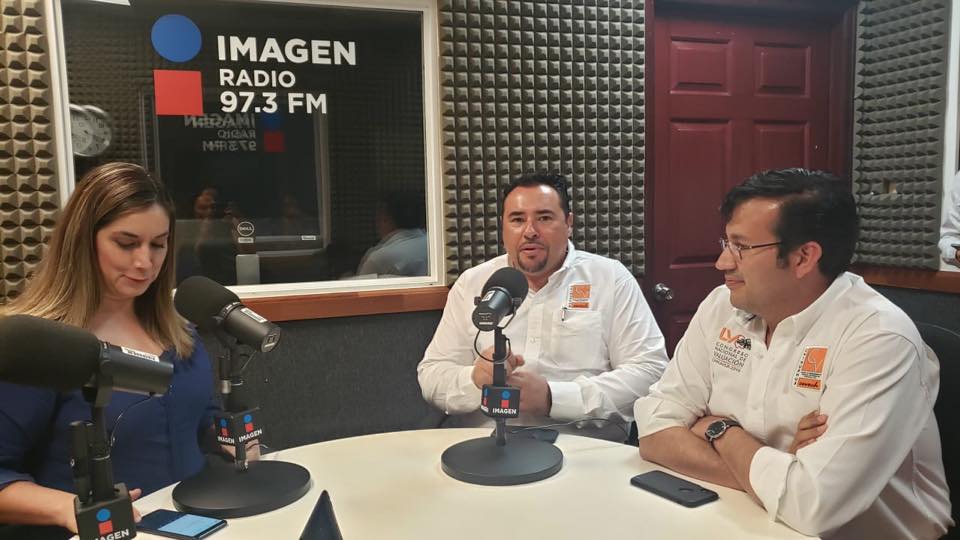 FECOVAL_AC's tweet photo. Difusión en medios de nuestro#LVCongresoNacionaldeValuacion, gracias a IMAGEN Radio 97.3 FM por la invitación a entrevista con Rodrigo Peña Porchas presidente de #FECOVAL y Edmundo Hernández presidente de Cevech Especialistas En Valuación.
 #FecovalSomosTodos https://t.co/XLYFWwfoIt