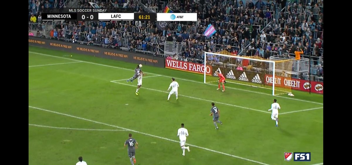 olsontho's tweet photo. #MNUFC #LAFCvMNUFC @MNWonderwall @TrueNorthElite @MNUFC  @dunord 

#PosterRequest: Did anyone take or does anyone know of a good photo of @darwinJR3  #yamming on Steven Beitashour?

 I would love to make a lifesize poster of this for my office door. https://t.co/oQq2Cq9sFC