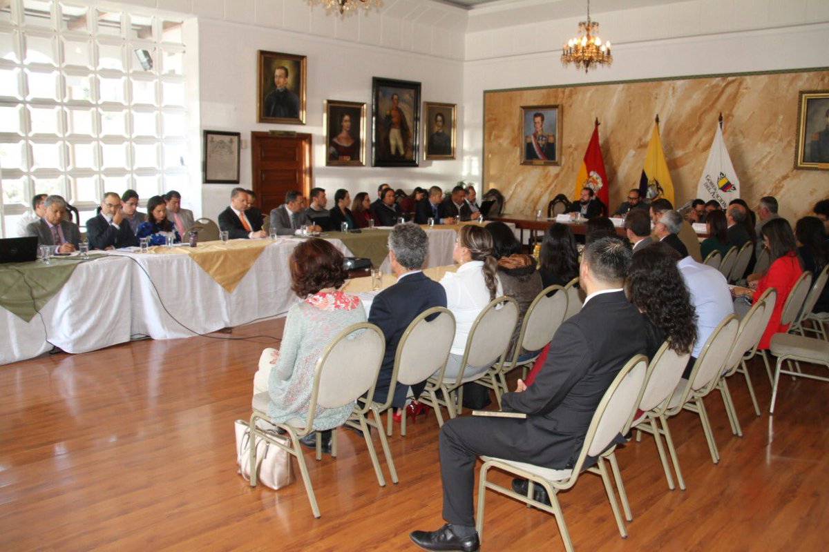 AMEcuador's tweet photo. #Cuenca|| Pdte. de @AMEcuador, @RauldelgadoGadP, participa en el Gabinete ampliado del Ejecutivo Desconcentrado Zona 6 que se desarrolla en la @goberazuay.  Abordarán temas como articular acciones enmarcadas en las competencias y políticas públicas territoriales #AMEenTerritorio https://t.co/dtRs60Z1S9