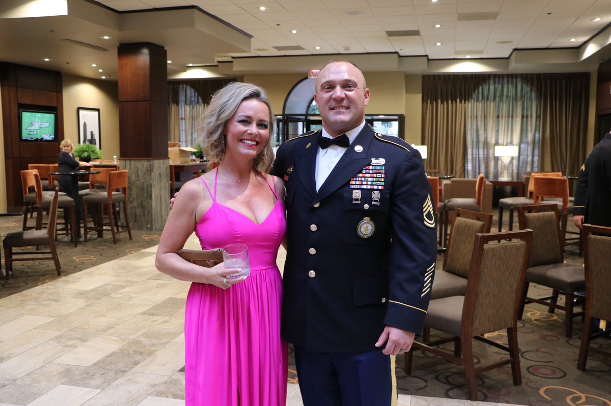 IaArmyNatGuard's tweet photo. 2019 Iowa Army National Guard Awards Banquet! πΊπΈππ₯
#GuardIowa #Awards #Banquet #Recruiters #EverydayHeros https://t.co/ZaM3VzP6nD