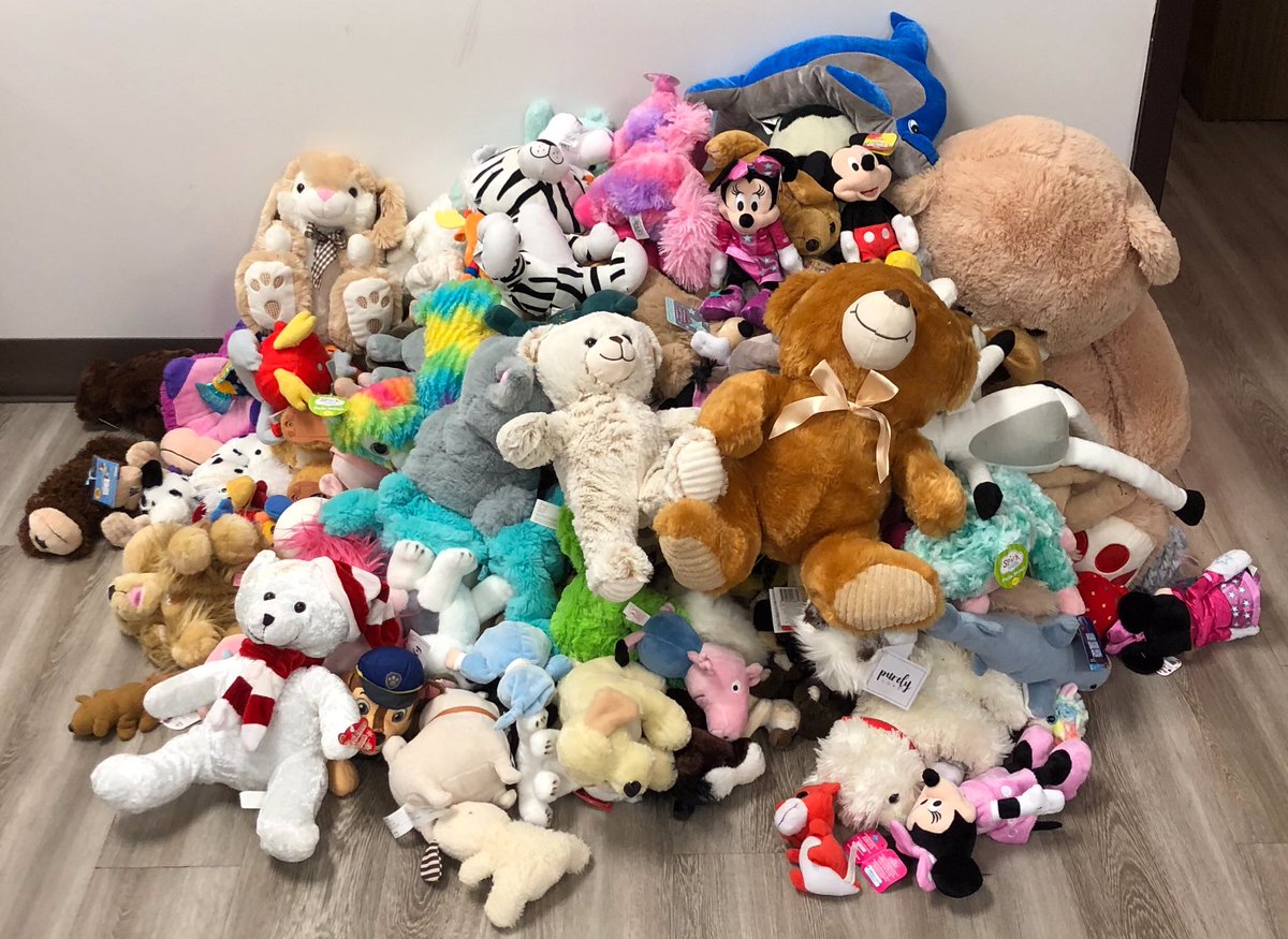 HumbleISD_KHS's tweet photo. Kingwood High School collected many friends for the STUFF OUT CANCER project!  We are happy to be able to support this great cause! #GoBlue #GoMustangs #stuffoutcancer @robert_sitton https://t.co/pXSgs1fd14