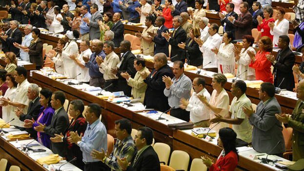 Aquí les dejo esta pincelada electoral sobre lo que ocurrirá el 10 de octubre en #Cuba: "Sin pena ni gloria, sin sustos ni fiestas". 14ymedio.com/opinion/pena-g…