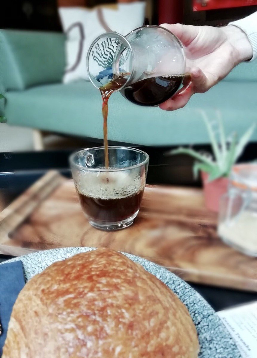 Fancy a free pastry? Get one free when you buy one of our speciality coffees…

Available until 10.30am Monday - Friday while stocks last

#coffee #caffeinefix #coffeebean #coffeeart #coffeebreak