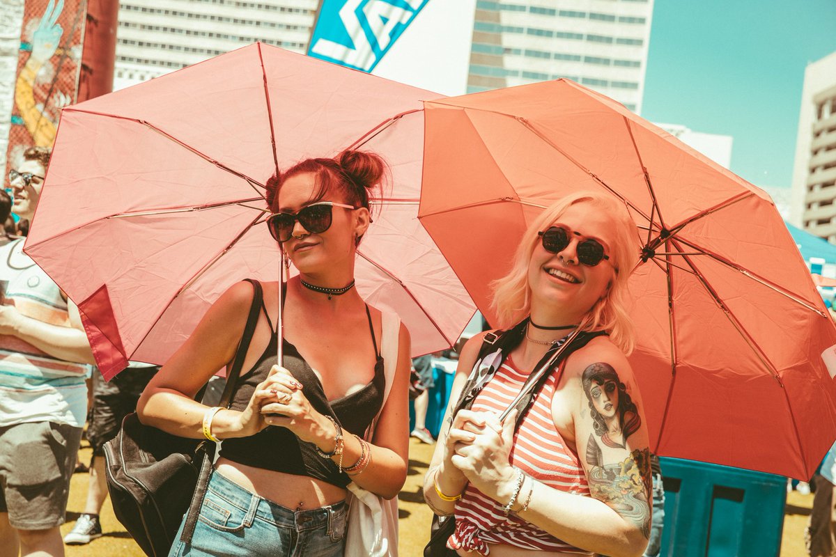 LasRageous tweet media