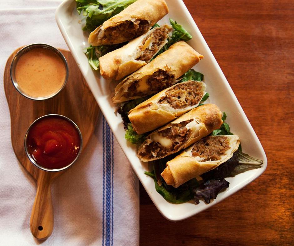 wrap_shack's tweet photo. Come by to try these Philly Rolls during our happy hour, weekdays from 5-7pm! ✨ $6 Well Drinks, $5.75 Select Drafts, $6 Cajun Shrimp Tacos, $5.50 Old School Chicken/Steak, $5.50 Buffalo or Philly Rolls &amp; $6 Chips+Hummus 

Draft Wine exclusively available at Midtown location! https://t.co/1gMgOEGVLo
