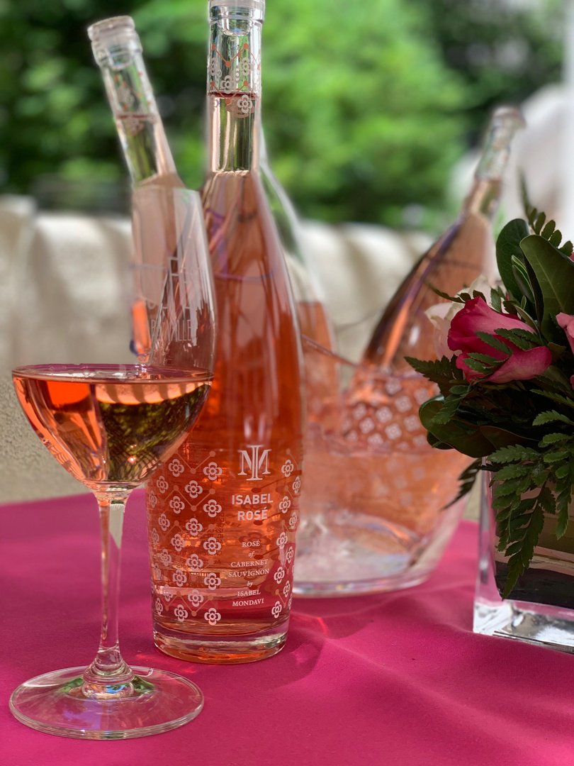 #MondayMotivation: a glass of Rosé at the end of the day.
Learn more about our 2017 Isabel Mondavi Rosé: bit.ly/2Y9dhZ5