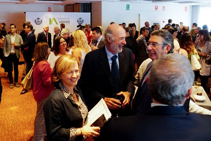HuertoUrbanoNet's tweet photo. El Colegio Oficial de Ingenieros Agrónomos de Levante crea una comunidad capaz de aglutinar a todos los sectores en torno a la figura de los ingenieros agrónomos.
Vía @floresiplantas
#Agronomos #PremiosFPIA
https://t.co/i0LYRtz3y7 https://t.co/fNMNw30zPA