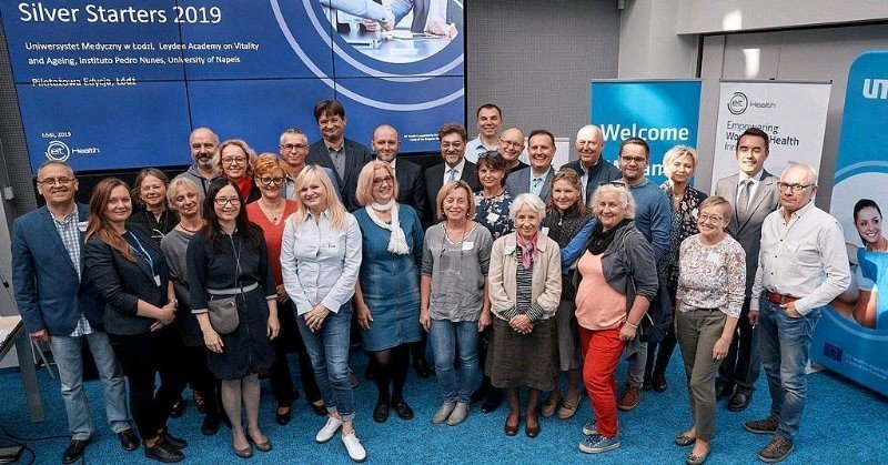 PawelecM's tweet photo. Z przyjemnością zainaugurowaliśmy program #SilverStarters, którego @Aegon jest partnerem. Pokazujemy, że na własny biznes nigdy nie jest za późno, a liczy się chęć działania, a nie wiek! #longevity #emerytura https://t.co/T2lsZgATNg