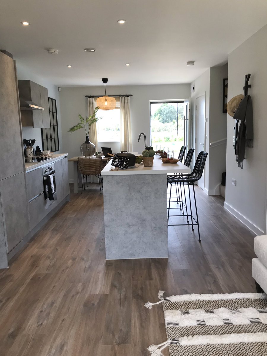 ORourke_NOR's tweet image. Loving the new show homes at Woodgate, Pease Pottage. @Thakeham @radiangroup #jointventure